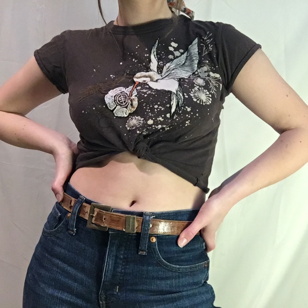Cropped hummingbird tee